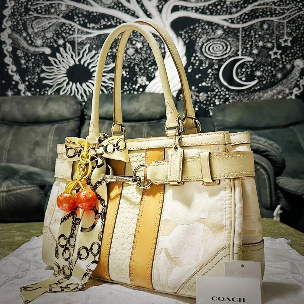 Vintage Coach soho shoulder bag Cream and Tan Women's tote Bag - Picture 6 of 17